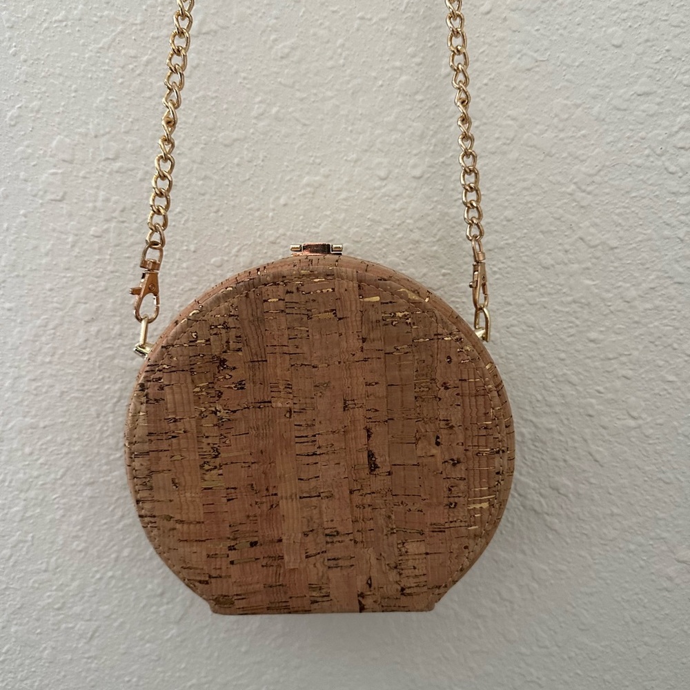 Cork purse with detachable gold chain and gold fleck design